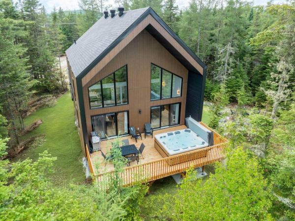 Hot Tub & Pool Table In Shannon - Haut-zenith - Quebec City