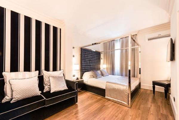 På billedet ses objektet Verona House Aparthotel beliggende i byen Verona.