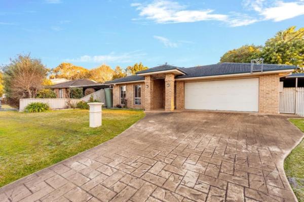 The Karangal Residence - Lakeside - Norah Head