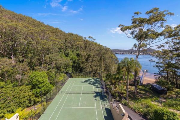 Luxury Waterfront Retreat With Private Pool - Patonga