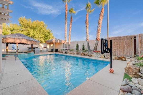 Private Pool & Spa Game Room Vegas Retreat - Las Vegas, NV