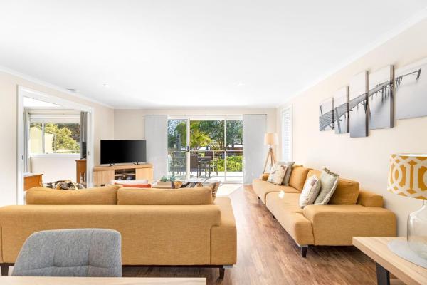 Luxury Boardwalk Apartment Unit 7 - Dalmeny