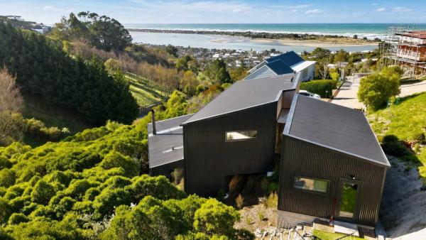 Ocean Views At Rapanui Lodge- 4br Gem With Parking - Christchurch