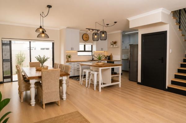 Beachfront Corner View At Pebble Beach - Swakopmund
