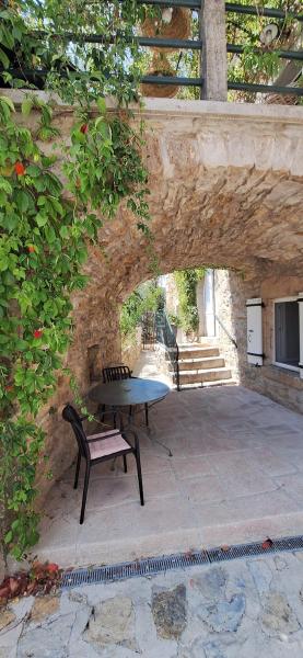 Authentique-cave Les Assions - Les Vans