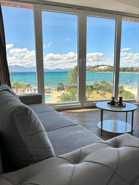 Sv Stefan Bay Lakefront Luxury Apartment - Ohridi-tó