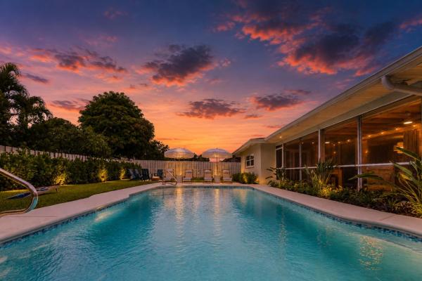 Designer Pool Oasis Theater Golf Luxury - West Palm Beach, FL