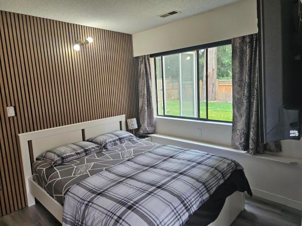 Cozy Private Room Attach Bathroom Own Entrance Self Check-in - Surrey