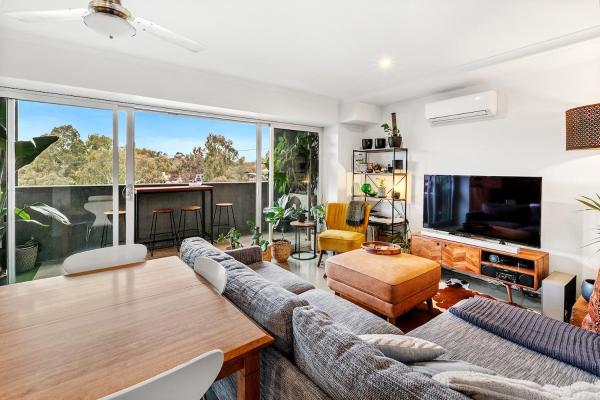Stylish Bowden Apartment With Parkland Views - Prospect
