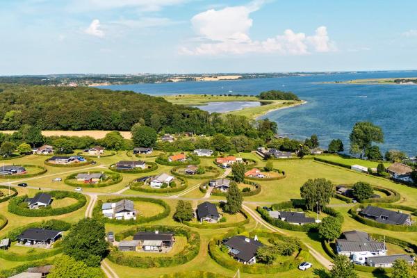 Lovely Secluded Holiday Home Near Beach - Sønderborg