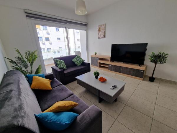 Lux Finikoudes Suite - Larnaca