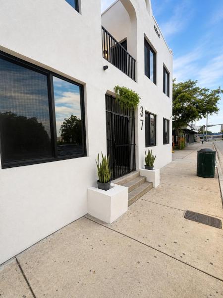 Luxe Ventures Miami Boutique - Miami, FL