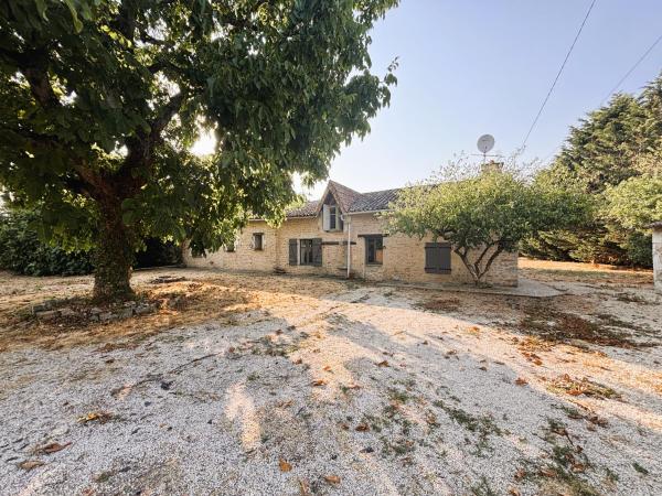 Family House With Garden, Terrace & Bbq - Lusignan