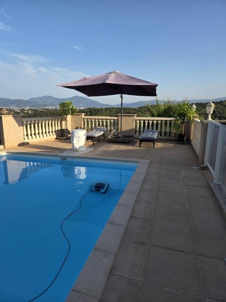 Appartement T2 68 M2, Air-conditioned, Rez De Jardin, Piscine,120 M2 Terrasse, 4 éToiles - Porticcio