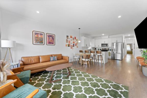 Stylish 3br Retreat Minutes To Nyc Sleeps 10 - Newark, NJ