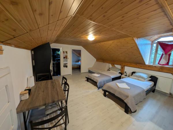 Hompot Accommodation - Deva