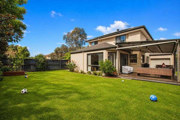Spacious Belrose Family Home With Bbq Patio - Collaroy