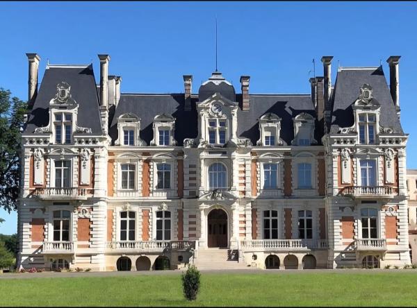 Château De Savonnières - Château-du-Loir