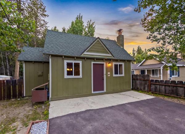 Paradise Bungalow - Cozy Cabin Escape - Zephyr Cove, NV