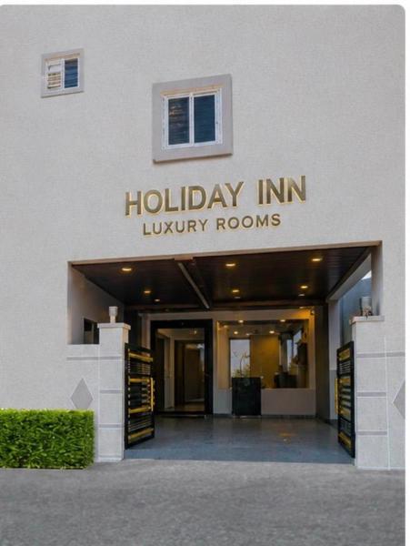 Holiday Inn Luxury Rooms - Hyderabad