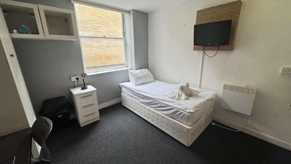 Modern Central Coventry Budget Single Studio - Coventry