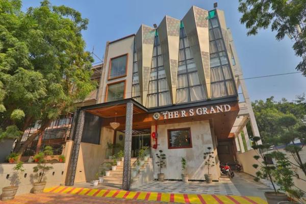Hotel The R S Grand Near Taj Mahal - Agra