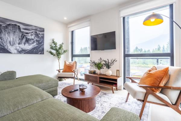 Revel Heights - Large 3 Bedroom Condo - Revelstoke