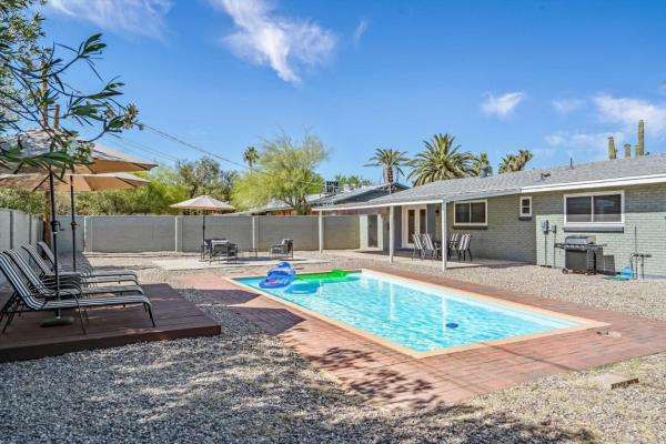 Tucson Oasis By Rather Be Properties - Tucson, AZ