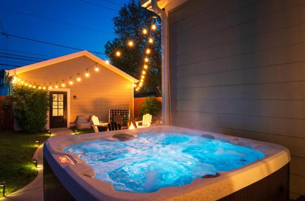 Pregame Palace - Hot Tub - Hgtv- Garage Parking - Pets - Indianapolis, IN