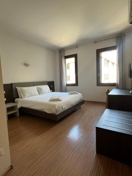 3 Venice Rooms Hotel,piazza Ferretto, M9 Museum, Duomo,teatro Toniolo, Airport, Wi Fi, Central City, Family, Group Friends - Venecia