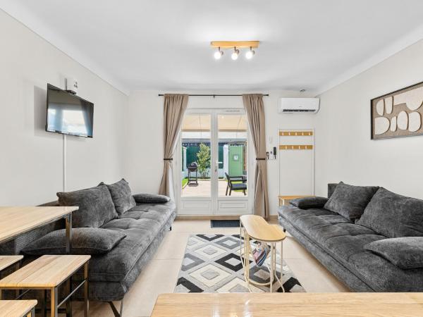7 Min Walk To The Sea, Free Parking, 3 Ac, Garden - Niza