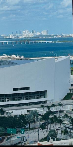 Downtown Miami High Rise- Free Parking-bay And Skyline Views - Miami, FL