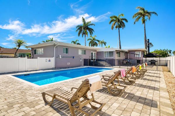 Walk To Hollywood Beach Stylish 5br And 4ba Villa - Hollywood, FL