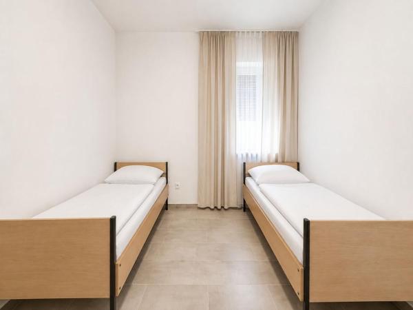 Moderne, Lichtdurchflutete Maisonettewohnung Mit Dachterrasse In Worms - Worms