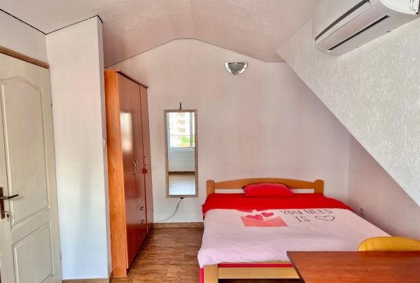Homestay Mark - Double Bed Room - Shared Bathroom - 부드바