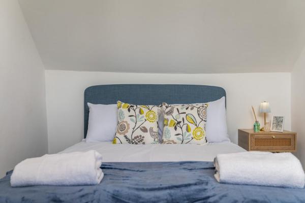 4-bed Home, Sleeps 8, 3 Bathrooms, Wi-fi - Bristol