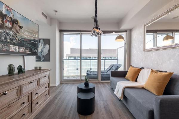Modern Cozy Condo In The Heart Of Toronto - Toronto