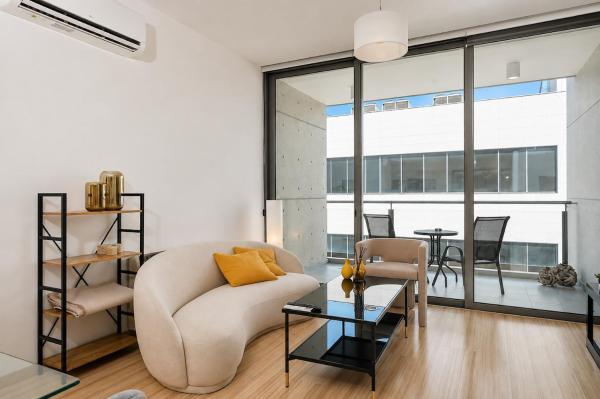 Executive Penthouse With Balcony In Central Nicosia - Nicosia