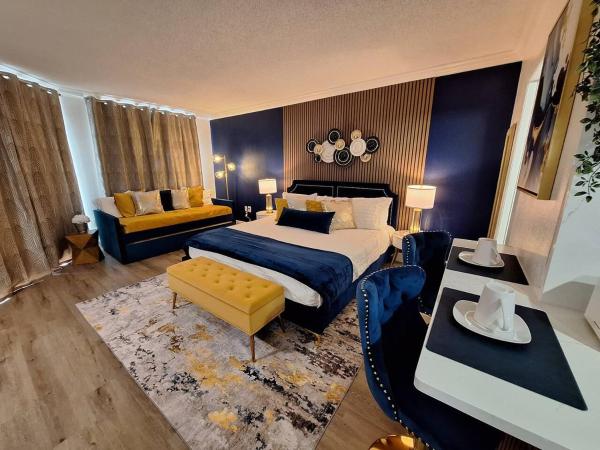 Luxury Lakeview Getaway 1 Mile Universal Studios - Winter Garden, FL