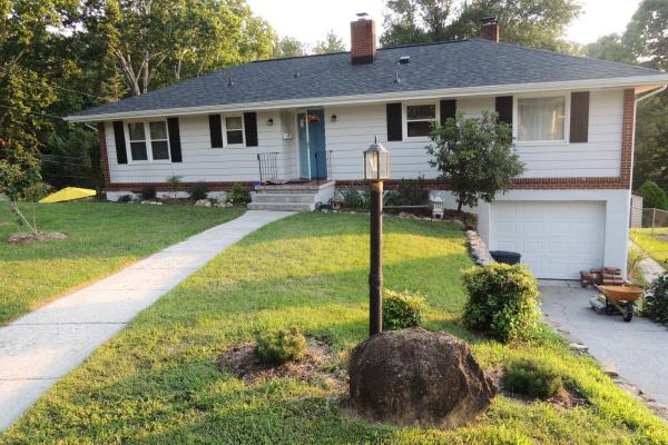 Charming Roanoke Guesthouse - Roanoke, VA
