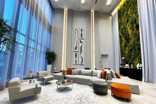 Luxury Condo - 2b2b With Amazing Skyline View - Miami Lakes, FL
