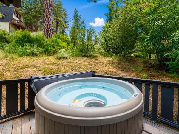 Bear Cave - Cute And Cozy With A Hot Tub! - Big Bear, CA