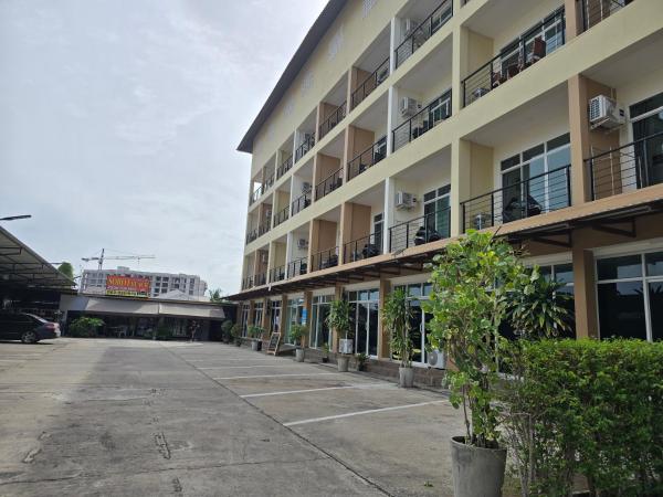 Sorot Beach - Pattaya