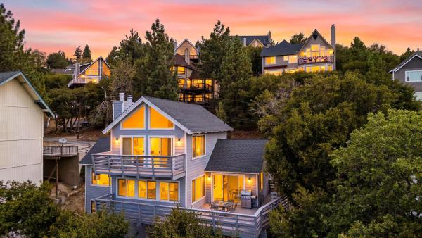 Golden Hour Lodge By Avantstay - Lake Arrowhead, CA