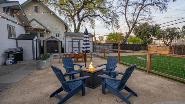 Foto 1: Hideaway on Oak by AvantStay