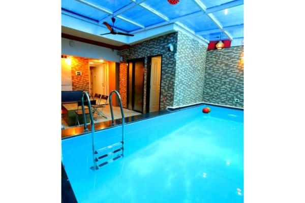 Luxury 4 Bhk Pool Villa In Kandivali East, Mumbai - 뭄바이
