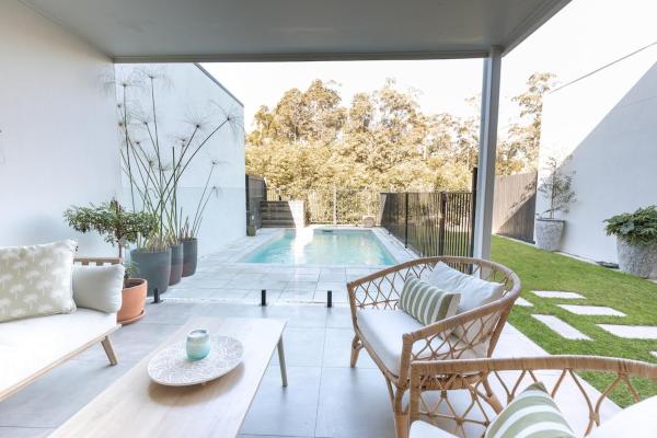 Contemporary Home With Pool 15mins To Beach 20mins To Australia Zoo - Caloundra