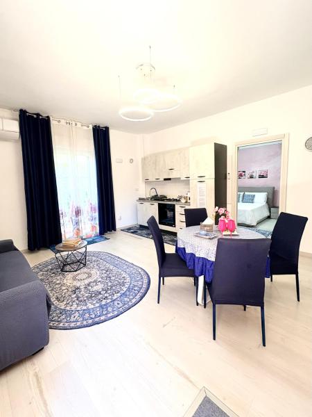 Op de foto is het object Stefy's House te zien, gelegen in de stad Scalea.