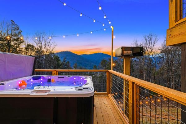 Year-round Heated Pool, Hot Tub, Mtn View, Sleep16 - Asheville, NC
