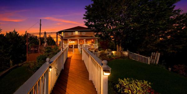Scenic Lake View Cabin Retreat Ada Compliant Views - Dandridge, TN